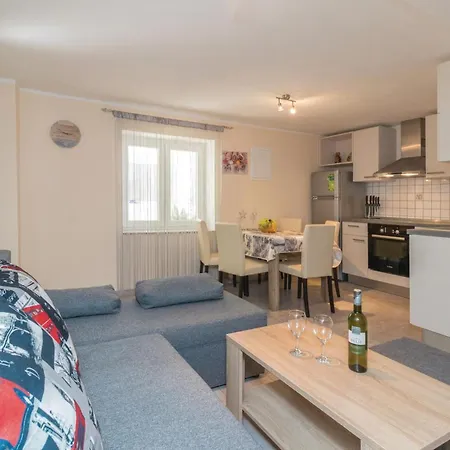 Сasa de vacaciones Two-bedroom In Zadar