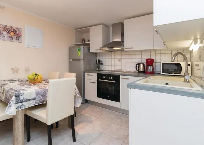 Сasa de vacaciones Two-bedroom In Zadar